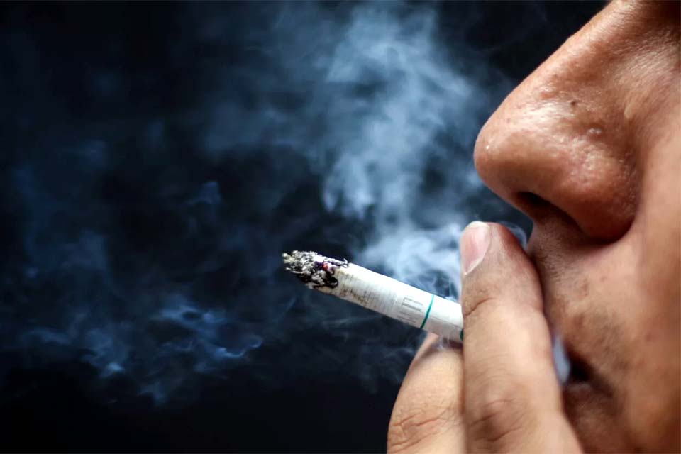 Quase 40% dos brasileiros fumantes consomem 11 ou mais cigarros ao dia