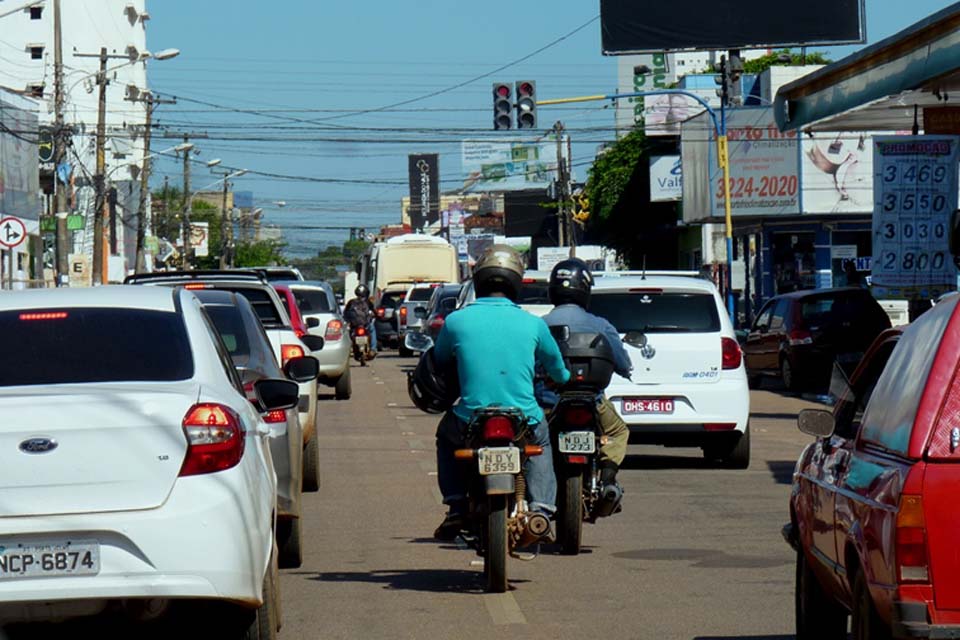 Licenciamento de veículos com placas finais de 1 a 7 é prorrogado até 31 de agosto em Rondônia