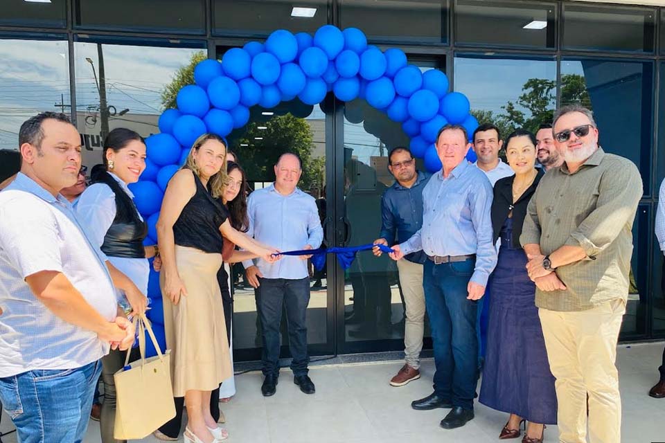 Pedro Fernandes participa da inauguração da nova prefeitura de Cujubim e destaca avanço do município