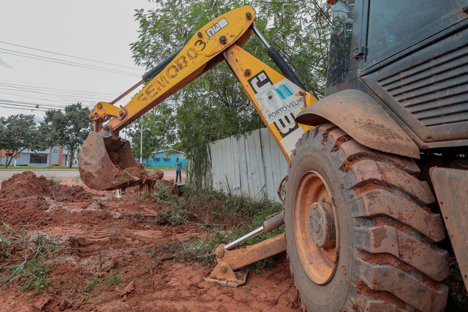 Equipes atuam simultaneamente promovendo melhorias nas ruas em 16 bairros de Porto Velho