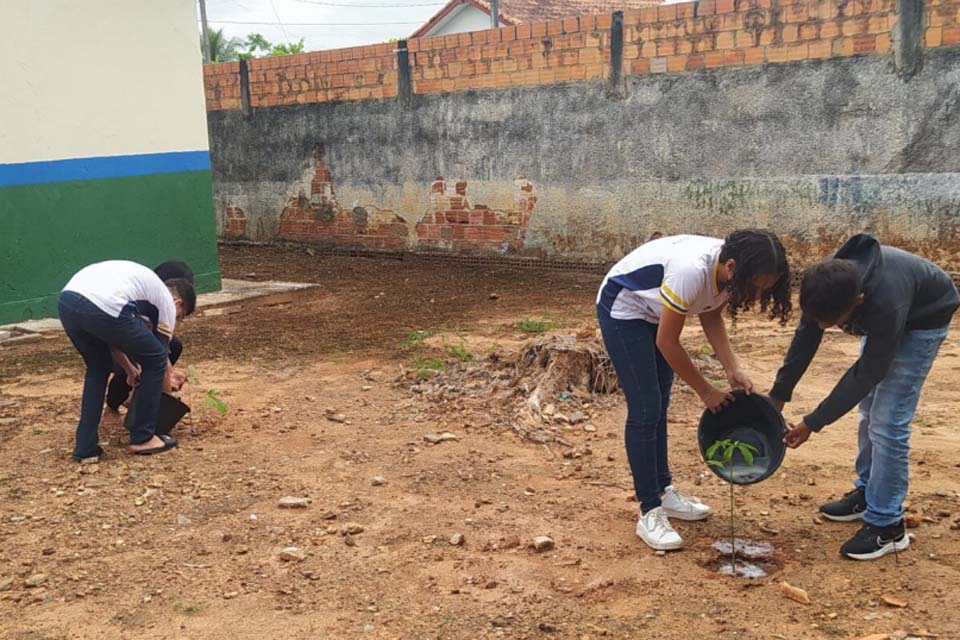 Ações de enfrentamento à crise hídrica do governo de Rondônia envolve estudantes da rede pública