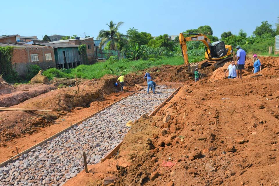 Prefeitura realiza obras para interligar bairros do município