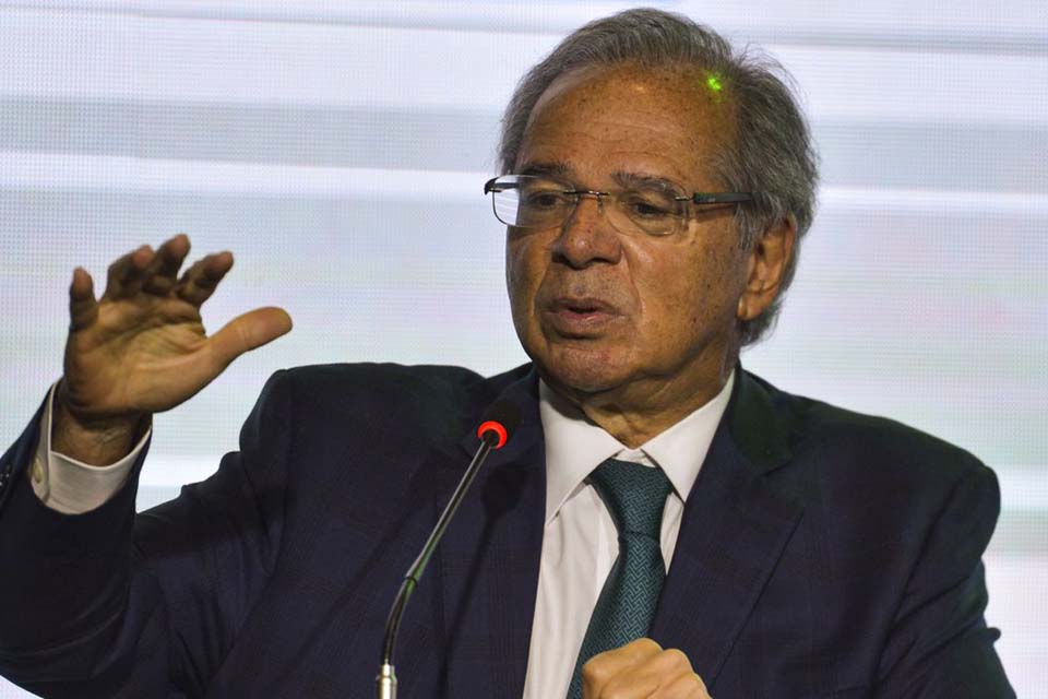 Ministro diz que desemprego cairá para 8% antes do fim do ano