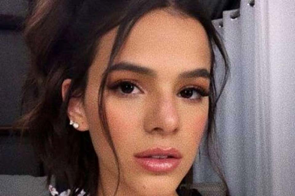 Bruna Marquezine admite frustração por ter imagem associada à de Neymar