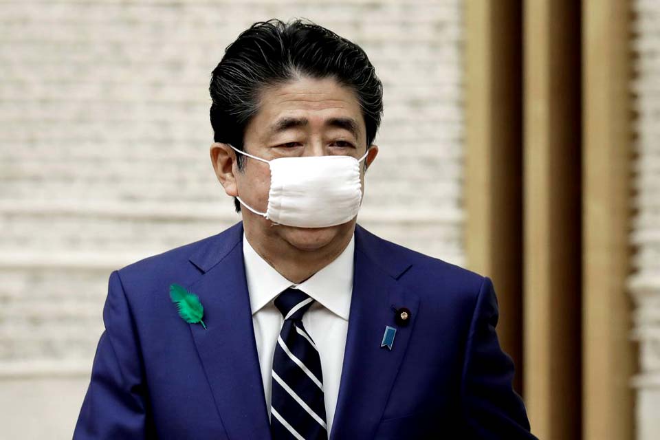 Shinzo Abe diz que Jogos só acontecerão se pandemia for contida