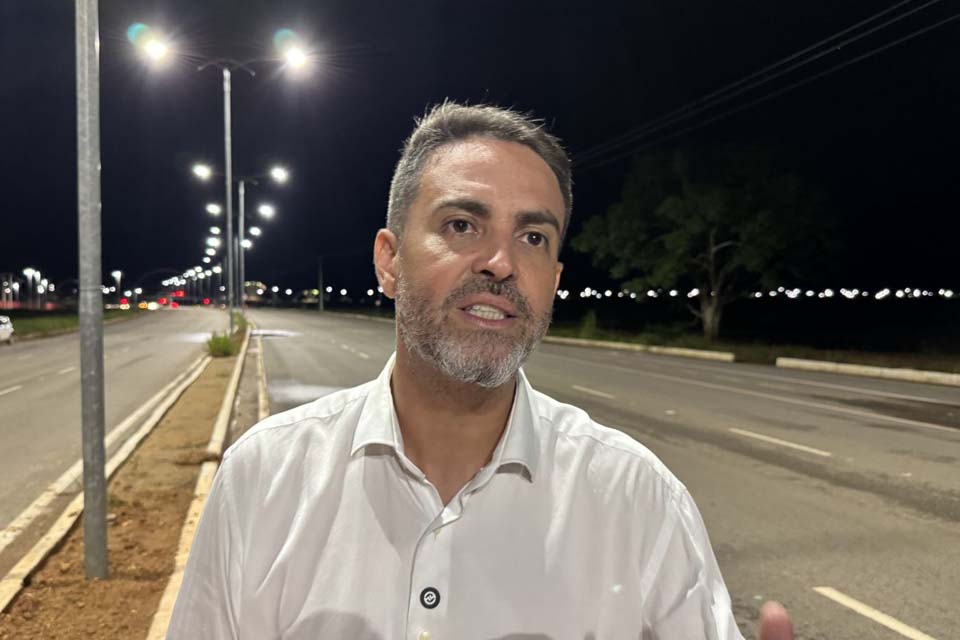 Prefeitura de Porto Velho entrega iluminação da Avenida Santos Dumont;  Léo Moraes fala sobre a meta de iluminar a cidade 100%