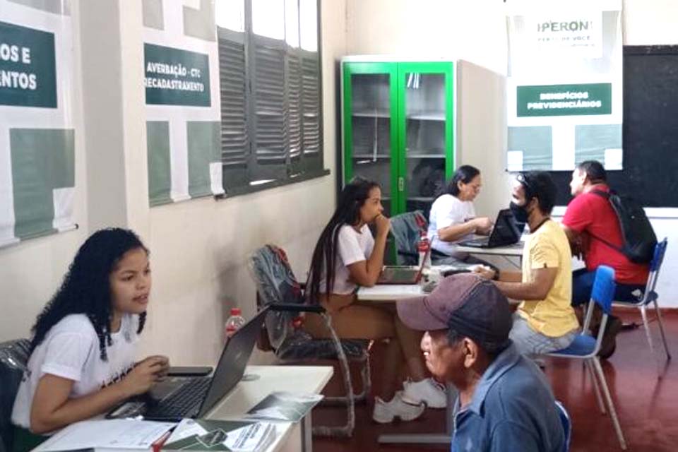 Ação itinerante do Iperon leva informações previdenciárias para municípios do Estado