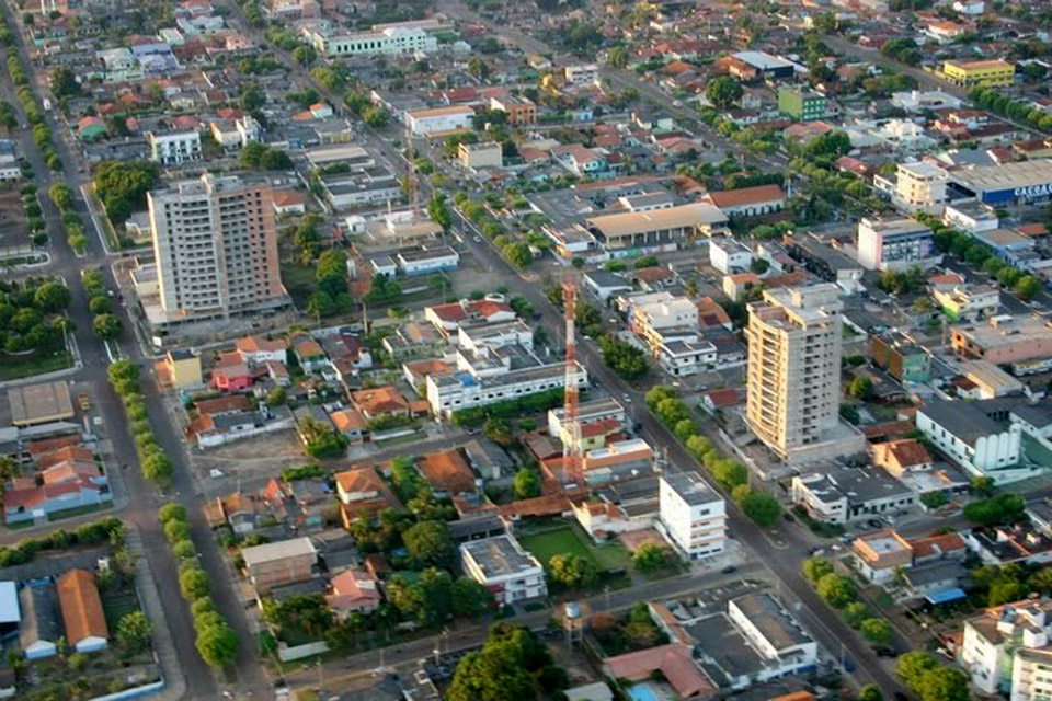 Prefeitura de Cacoal abre concurso com mais de 600 vagas e salários com gratificação que superam R$ 10 mil