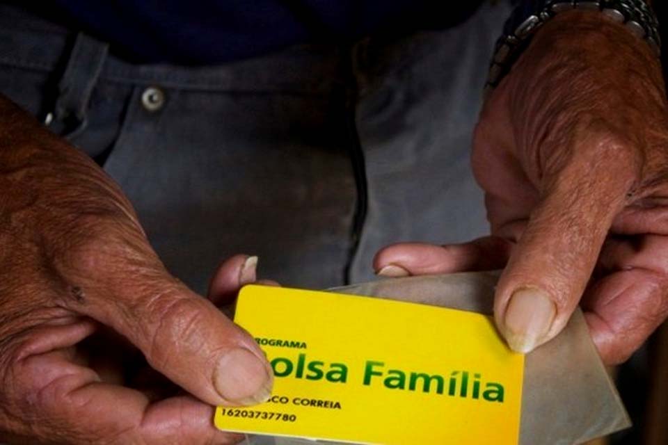 Governo inicia revisão cadastral dos beneficiários do Bolsa Família