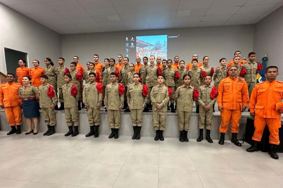 Solenidade de encerramento do curso Programa Educacional Bombeiros Mirim da Turma de 2024