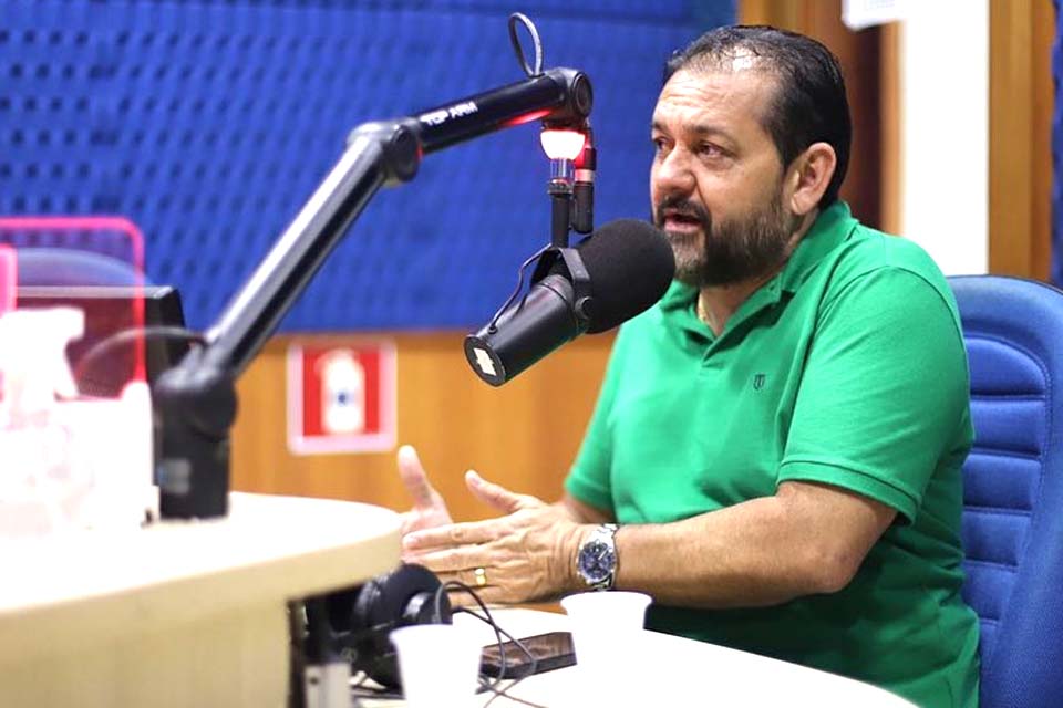Em Entrevista a emissora de rádio deputado Laerte Gomes garante mais recursos e apoio ao município de Ji-Paraná