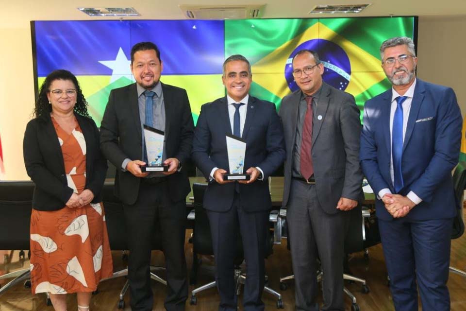 Ministro da Cidadania recebe homenagem Líderes da Amazônia