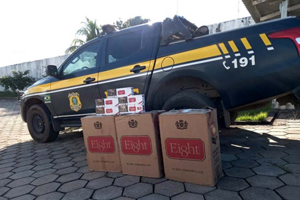  PRF apreende mais de 8 mil maços de cigarro contrabandeados em Jaru 