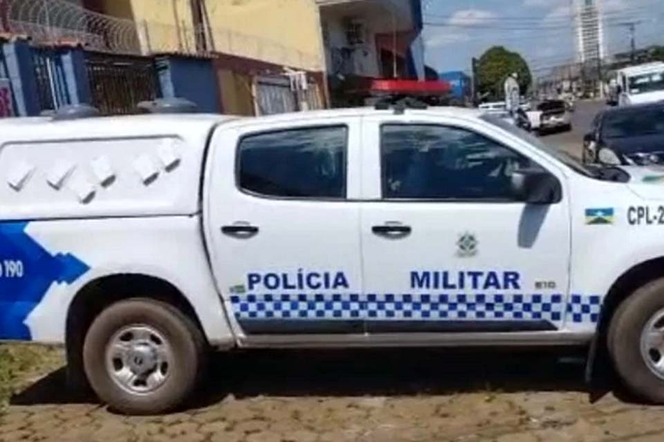 Adolescentes são apreendidos com arma falsa após roubo em passarela na BR-364