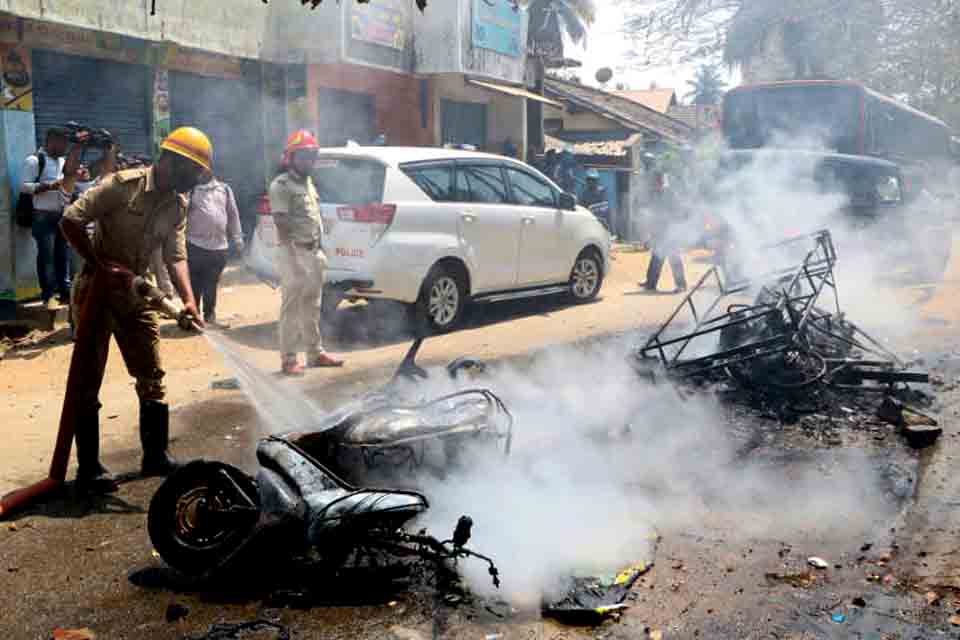 Distúrbios após a morte de ativista hindu deixam mais de 20 feridos na Índia