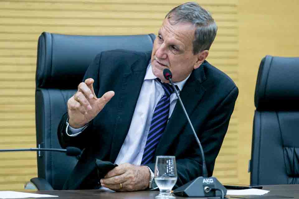 Deputado Adelino Follador defende sanção do projeto de especialização de condutor de ambulância