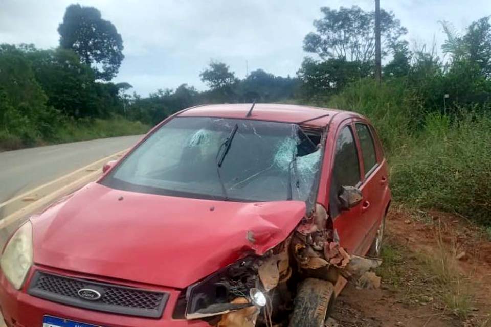 Motociclista morre após ser atropelado por carro na BR-421