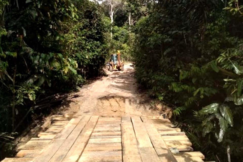 Semusp recupera pontes no Setor Abacaxi, zona rural do município