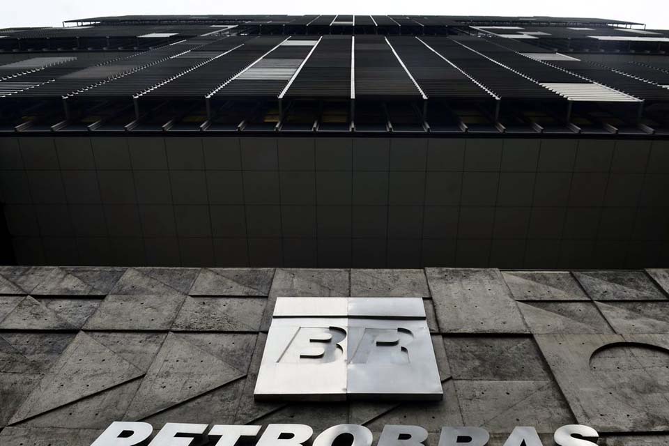 Lava Jato: PF cumpre mandados contra possíveis fraudes na Petrobras