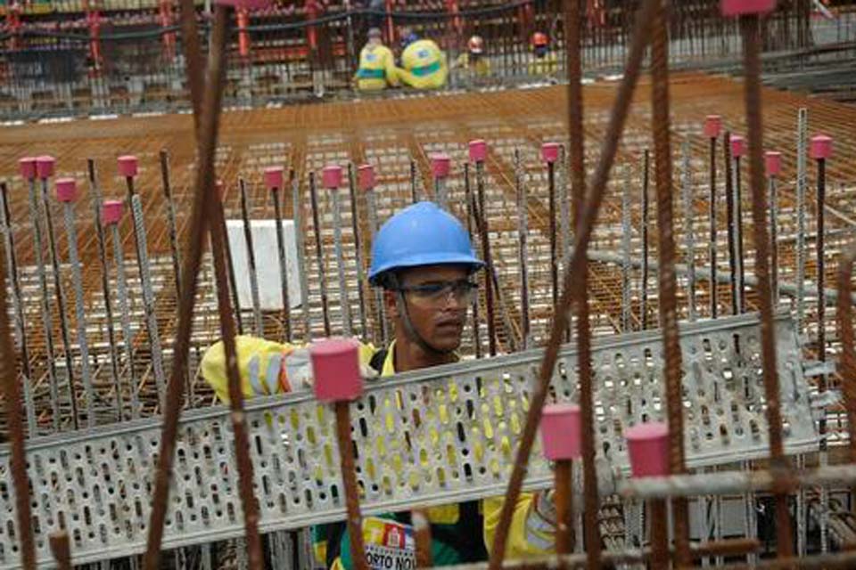 Investimentos em saneamento geraram cerca de 330 mil empregos no Brasil
