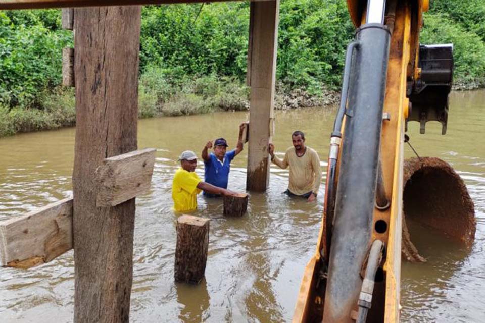 Iniciada recuperação da ponte do travessão das linhas 192 e 196 do município