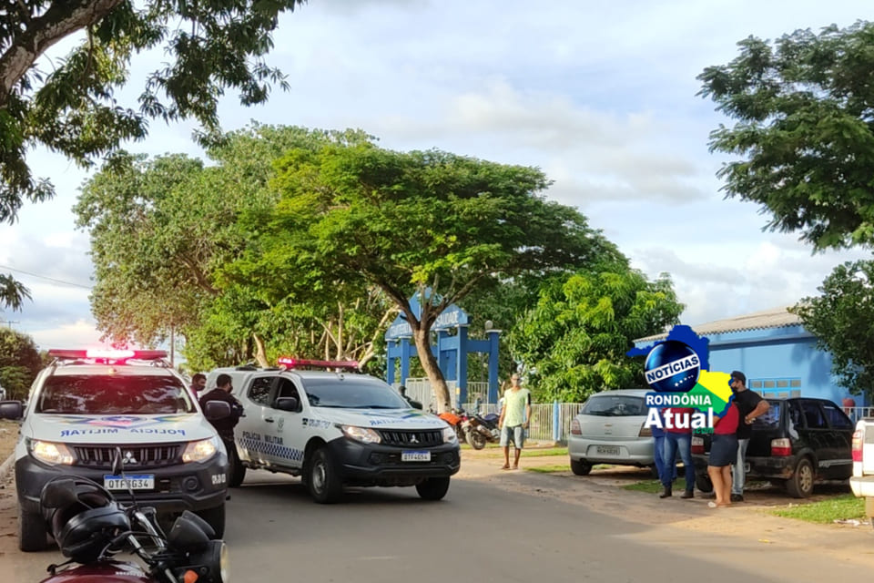 Durante sepultamento, irmãs se desentendem e uma esfaqueia a outra