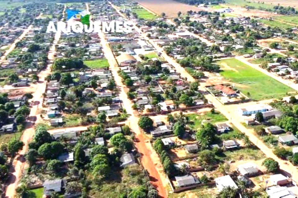 Prefeitura de Ariquemes entrega os 100 primeiros títulos de regularização fundiária de imóveis no Distrito Bom Futuro