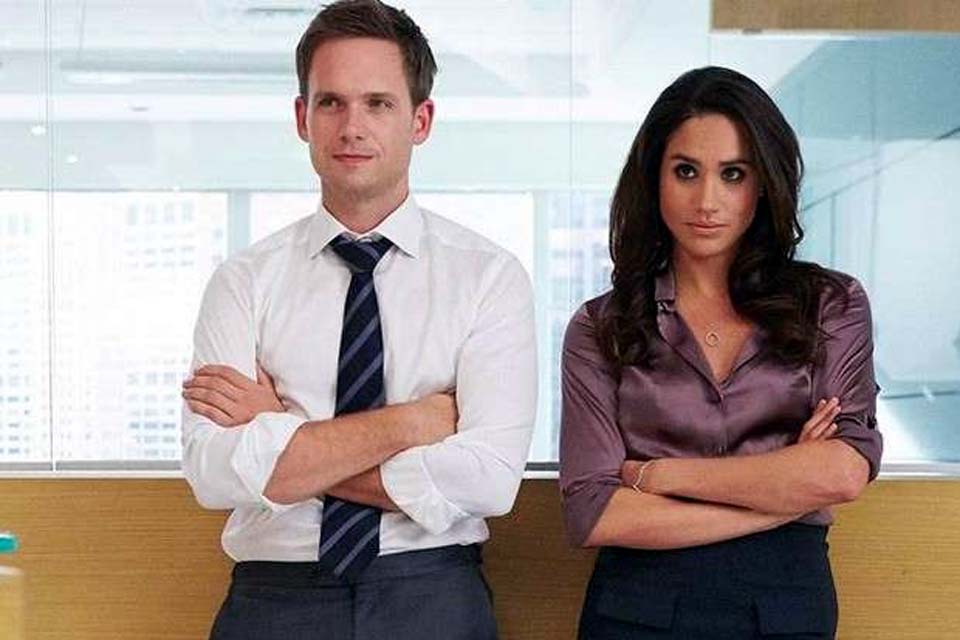 Par romântico de Meghan Markle em “Suits” a defende na web