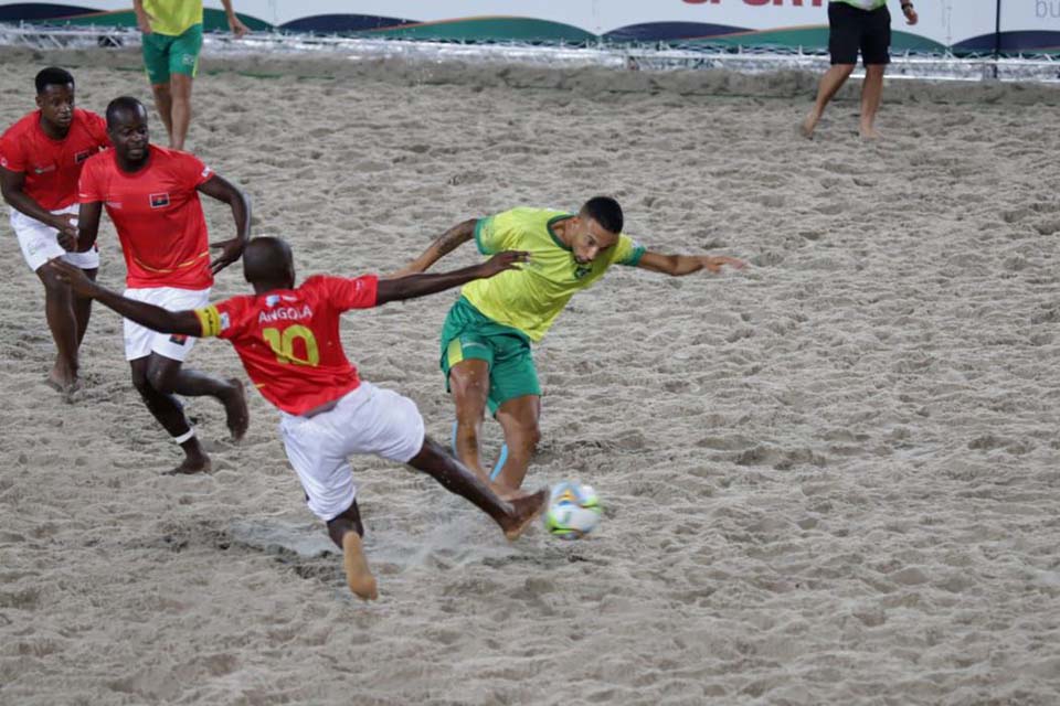 Brasil vai em busca da final do Mundial de Futebol de Areia Raiz