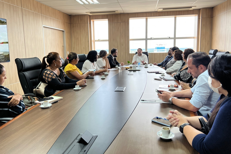 Presidente Alex Redano destaca avanços em reunião entre direção do Hospital do Amor e a Sesau