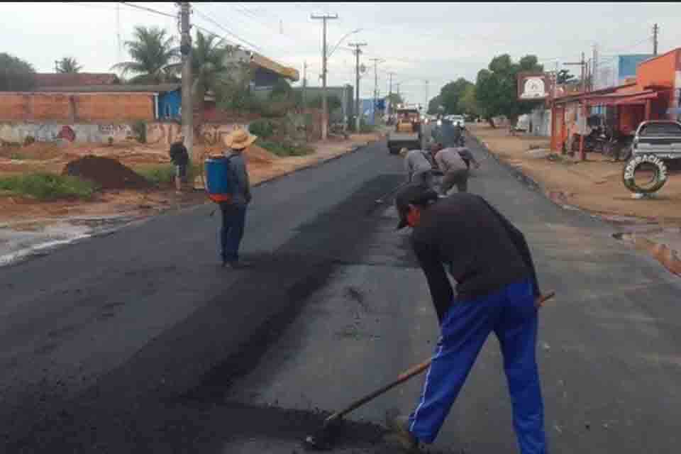 Prefeitura de Ji-Paraná recapeia trecho da avenida Brasil