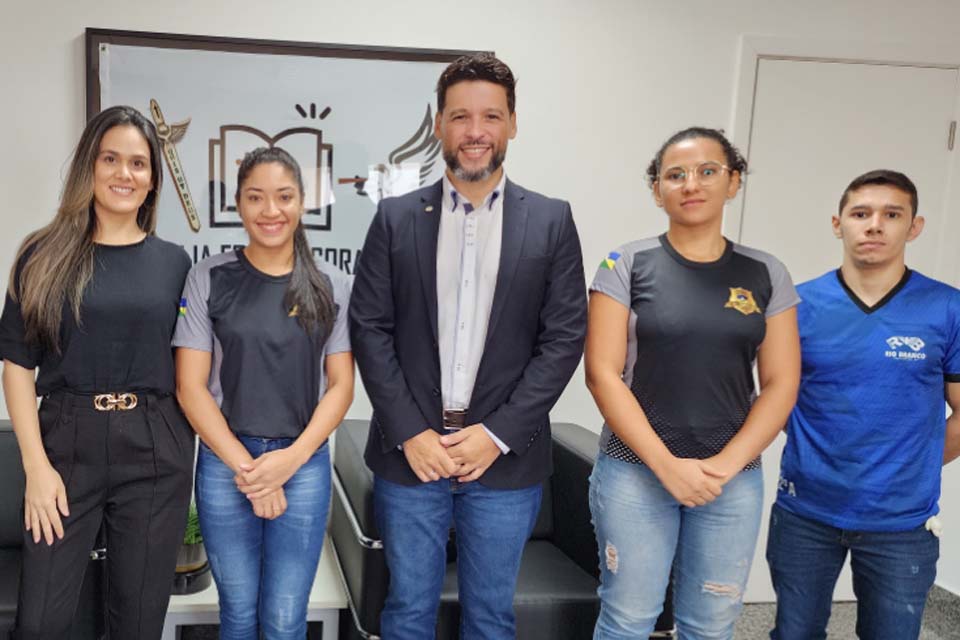 Deputado Estadual Delegado Camargo recebe comissão de aprovados do concurso Polícia Civil de Rondônia