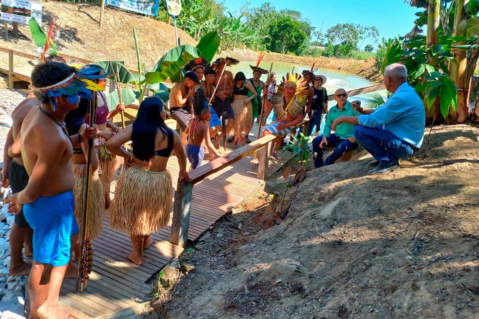 Etnias indígenas visitam vitrines tecnológicas durante 11ª Rondônia Rural Show Internacional 