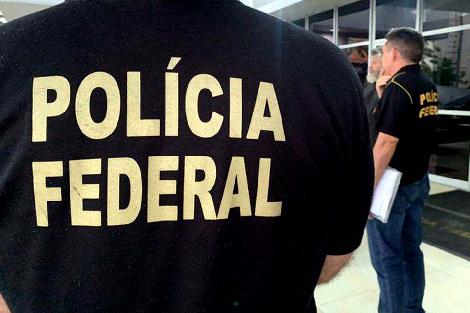 Polícia Federal investiga crimes de contrabando e tráfico internacional de armas