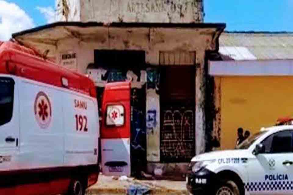 Homem é esfaqueado em frente ao Mercado Central