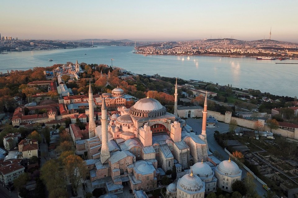  Erdogan gera polêmica por querer transformar antiga basílica de Santa Sofia em mesquita