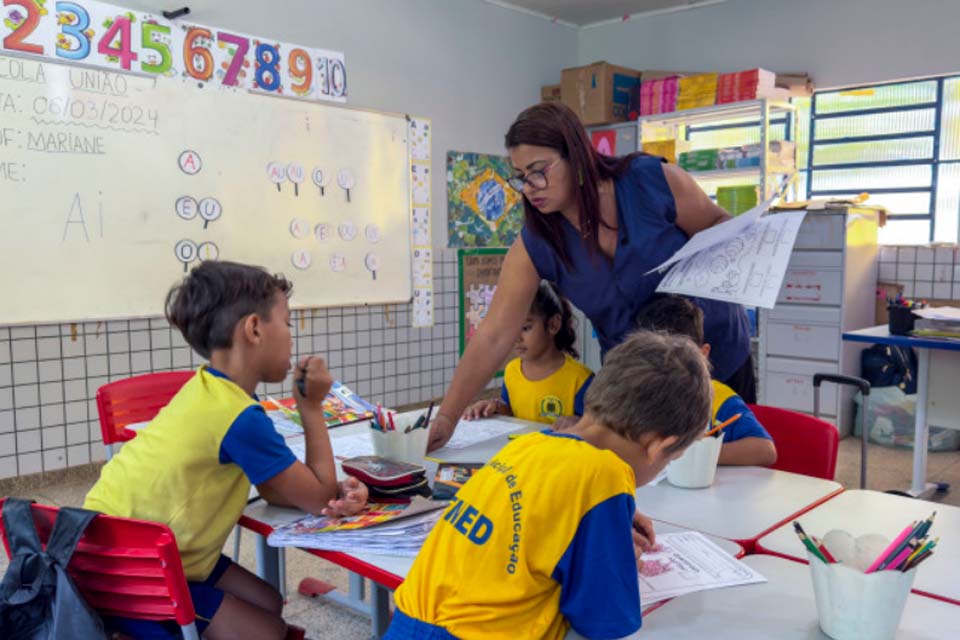 Prefeitura de Porto Velho aplica reajuste de 3,62% no piso dos professores da rede municipal de ensino
