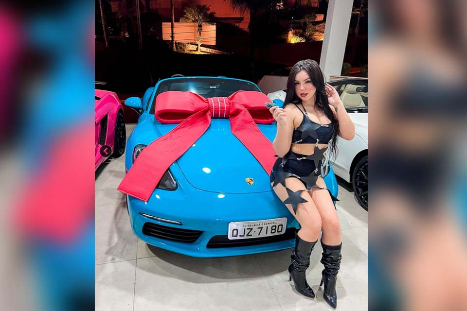 Melody presenteia irmã com carro de luxo avaliado em R$ 520 mil