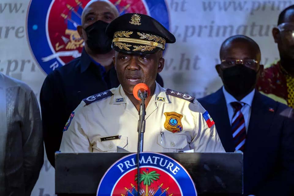 Polícia prende haitiano que vive nos EUA e contratou colombianos que mataram o presidente