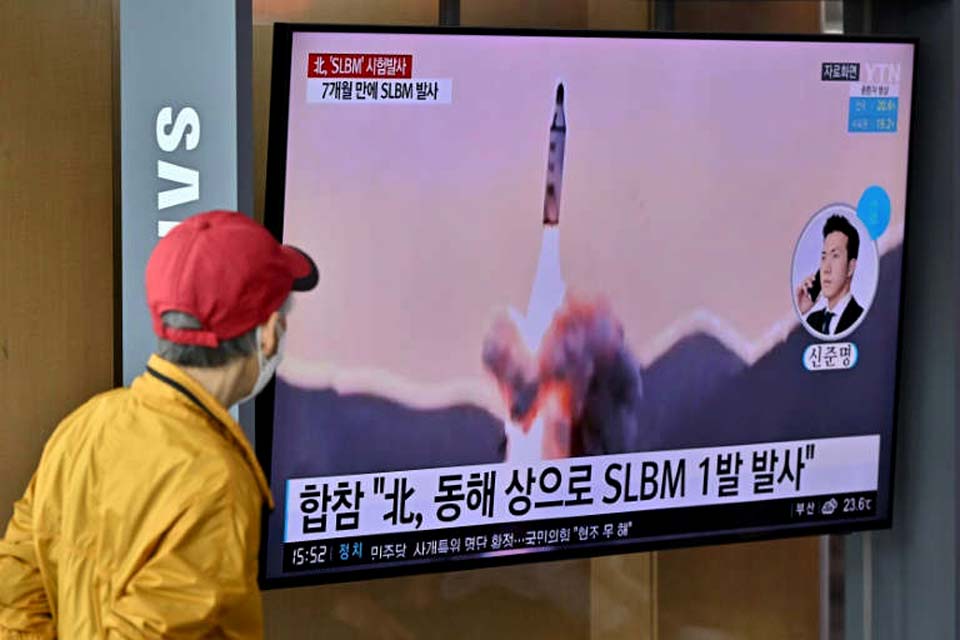 Coreia do Norte dispara míssil balístico e EUA teme retomada de testes nucleares