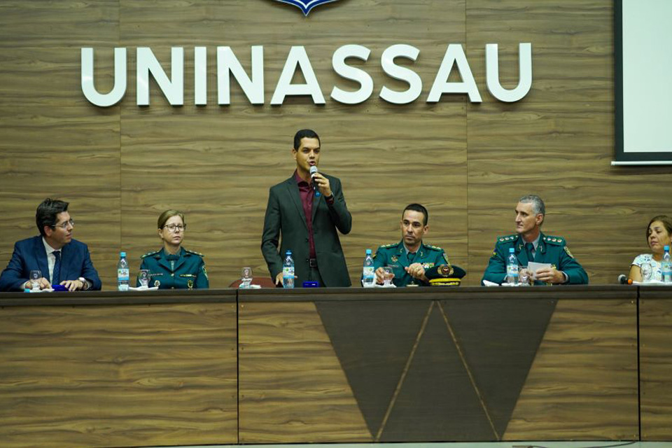 4º BPM reconhece atuação do Deputado Cássio Gois, policiais e personalidades civis em Cacoal