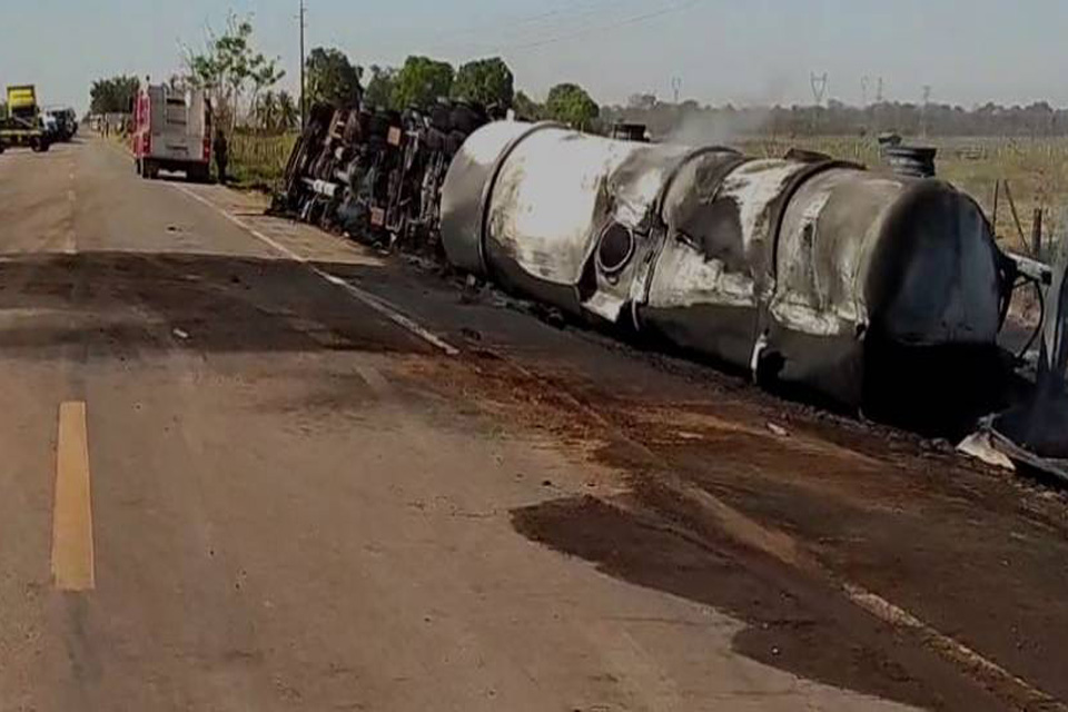 Acidente na BR-364 entre ônibus e caminhão deixa quatro mortos e 10 feridos