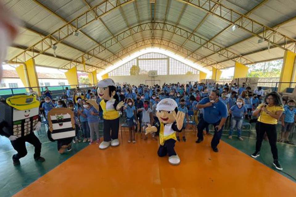 Estudantes do município são atendidos com ações educativas de trânsito do Detran Rondônia