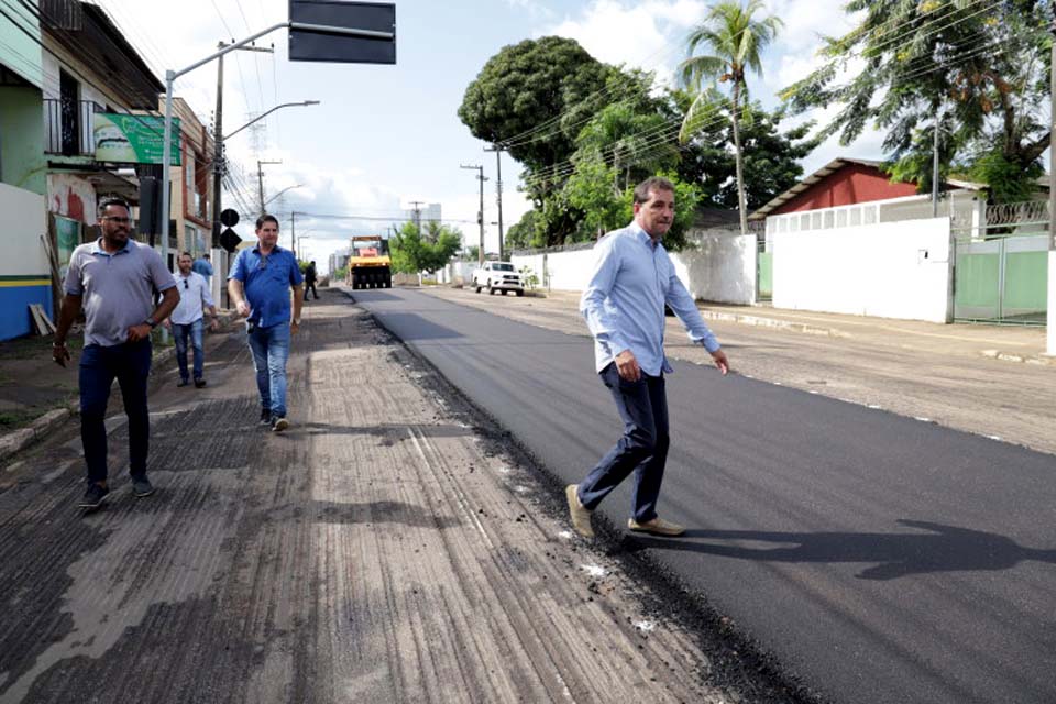 Prefeito Hildon Chaves vistoria recapeamento da avenida Farquar; são 34 vias que serão recapeadas na cidade