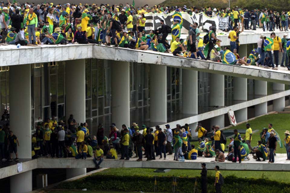 Moraes determina soltura de 149 mulheres detidas nos atos golpistas de 8 de janeiro