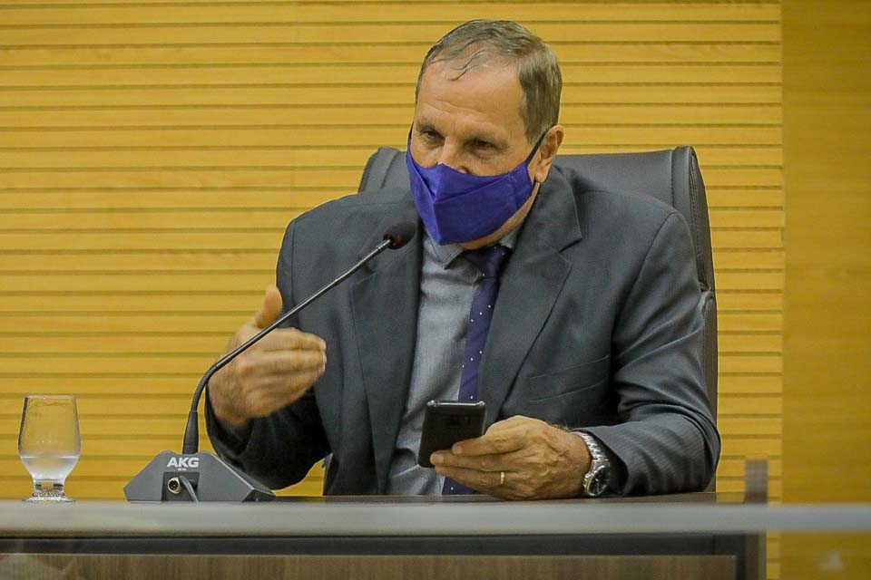 IDARON atende indicação do deputado Adelino Follador e adia prazo para declaração de rebanho