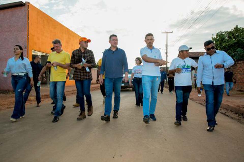 Governador Marcos Rocha confere qualidade da obra do “Tchau Poeira” no município de Candeias do Jamari