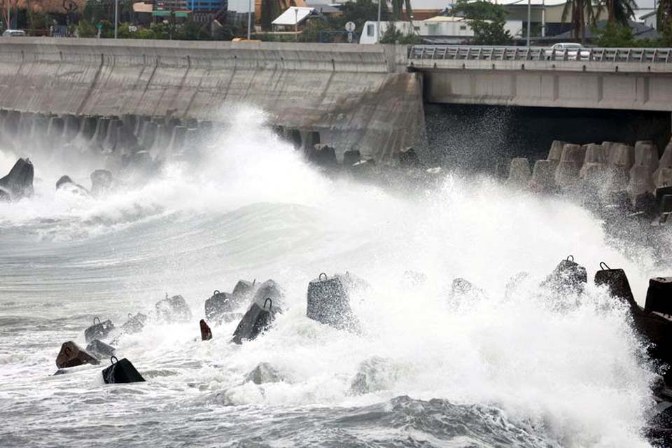 Taiwan cancela voos e suspende trabalho com aproximação de tufão