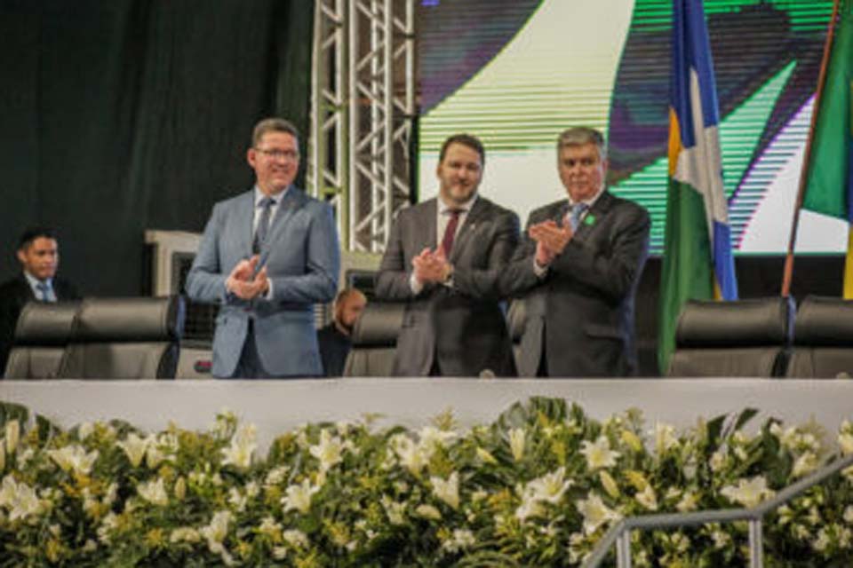 Em cerimônia de posse dos deputados estaduais, Governo de Rondônia destaca a importância da união entre Poderes para progresso do Estado 