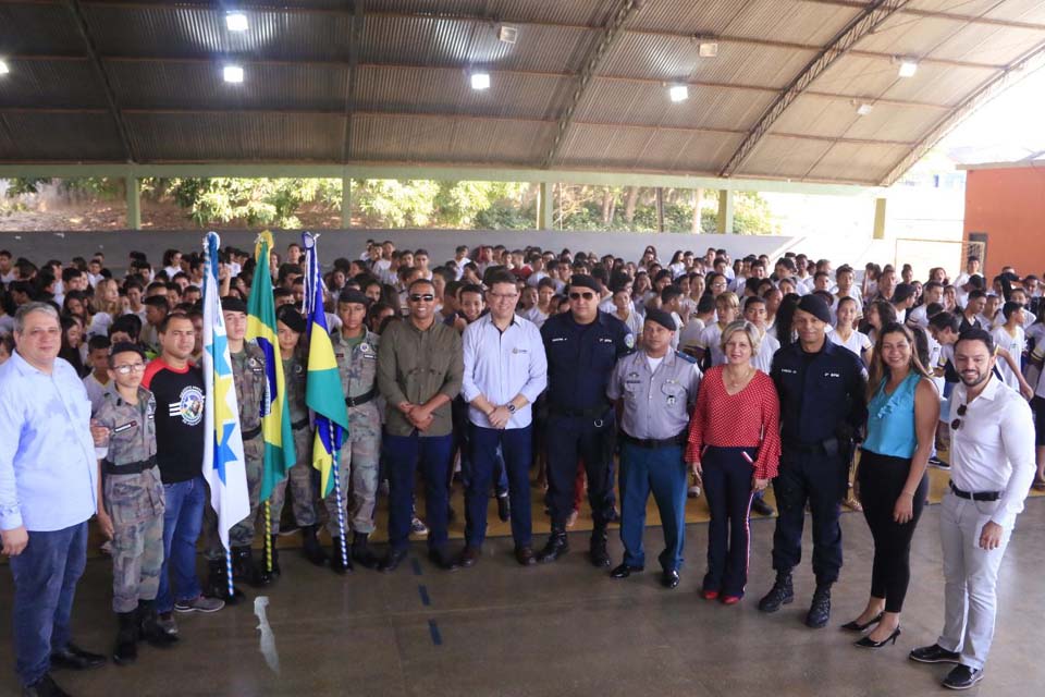 Governador Marcos Rocha reitera respeito à União, mas confirma manutenção de escolas cívico-militares em Rondônia